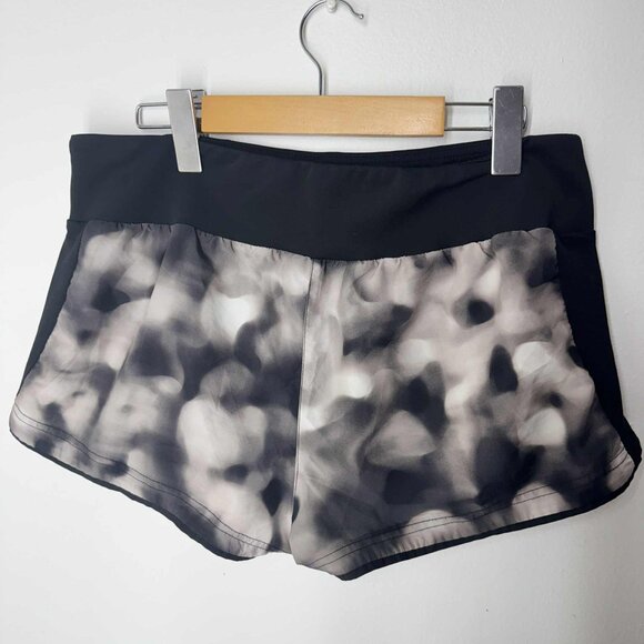 Adidas Women's Shorts Running Active Black brown Medium - Picture 7 of 8